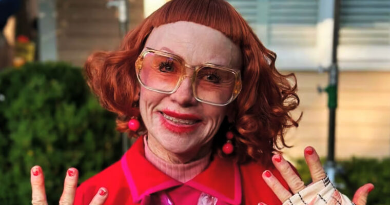 ‘Tia Gladys’, a caracterização que viralizou na internet