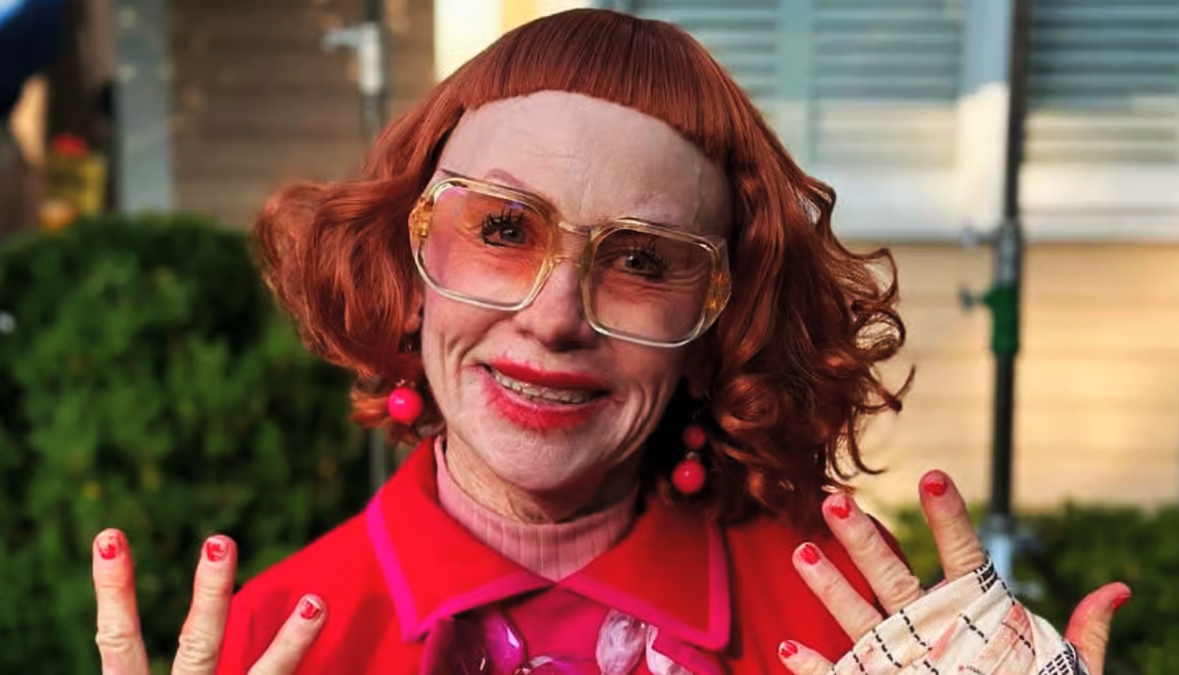 ‘Tia Gladys’, a caracterização que viralizou na internet